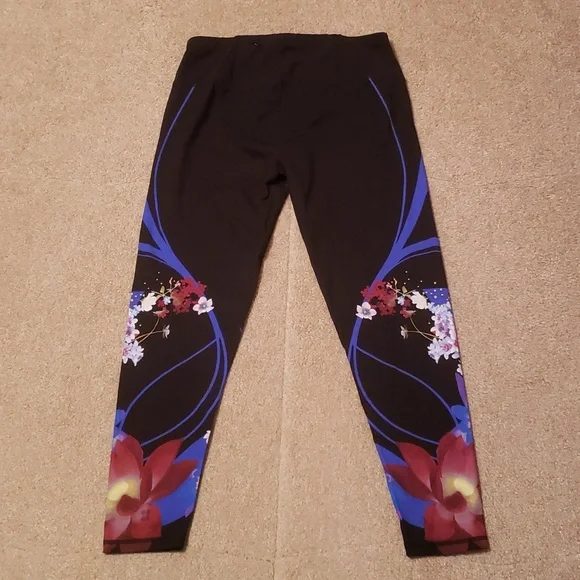 Sweaty Betty Women's Tokyo Bloom 7/8 Leggings - Picture 2 of 10